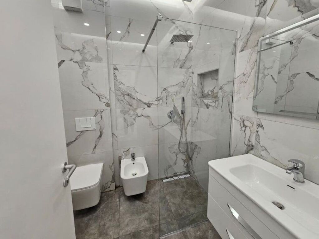 🏡 Zogu i Zi Appartamento 1+1 in affitto