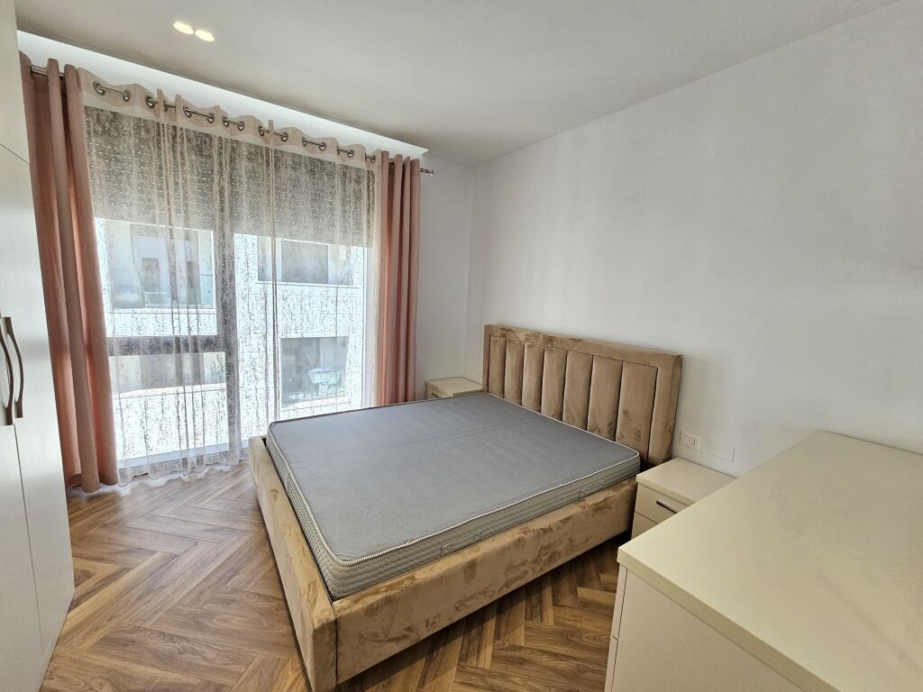 Apartament 2+1 + post parkimi , Liqeni i Thate