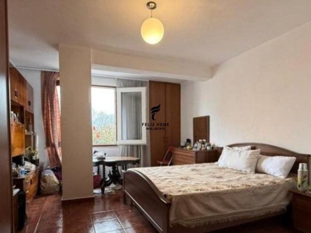 SHITET APARTAMENT 2+1 ZOGU I ZI 222.000 EURO FH-68939