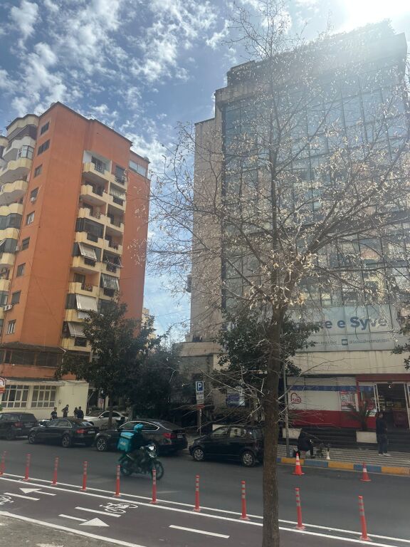 Apartment 1+1 for rent at Komuna e Parisit