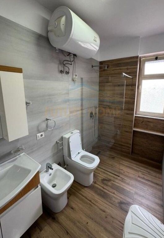 Qira, Apartament 3+1+2, Stacioni Trenit, Tiranë