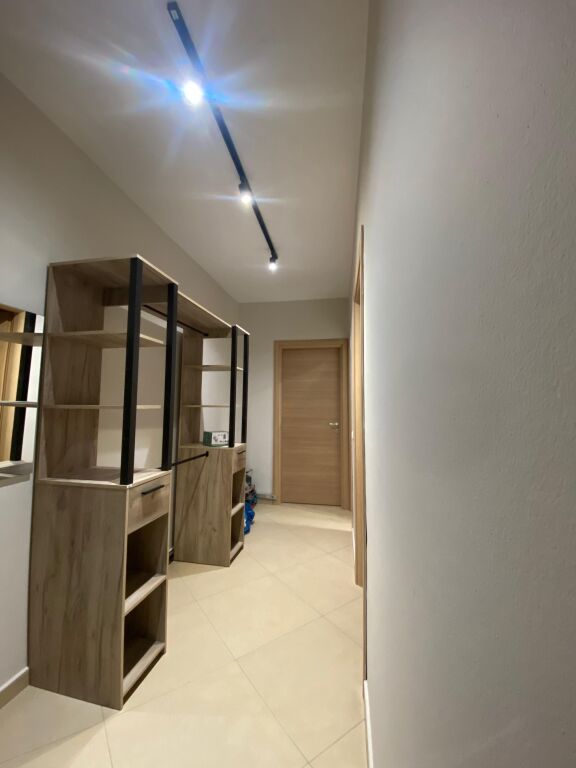 2+1,arredato per la prima volta,via peti lago,650 euro