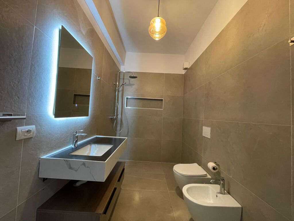 Apartment 1+1 for rent at Xhamlliku.