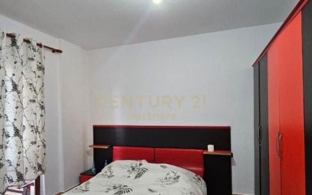 Shesim apartament 1+1 me dy ballkone