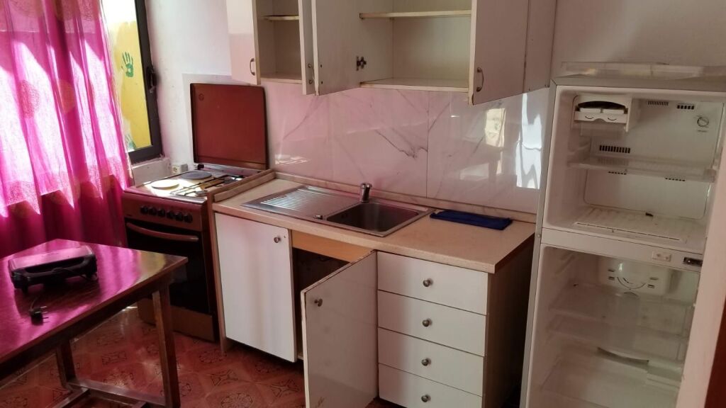 Jepet me qera 1+1 mobiluar private 40000 lek