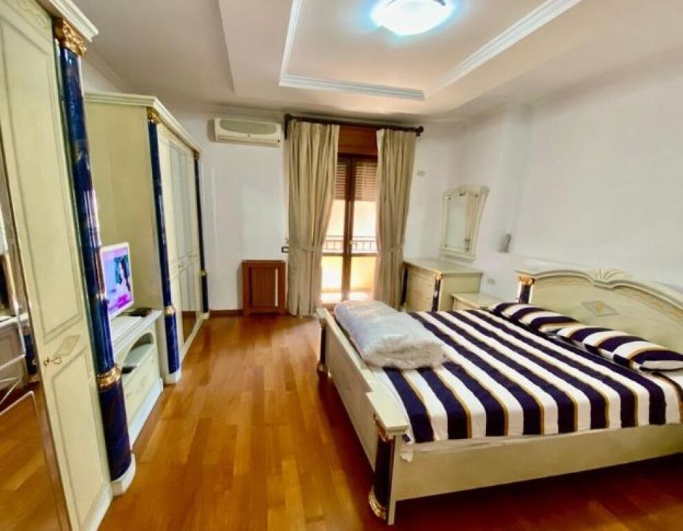 VENDIAMO APPARTAMENTO 3+1+2 +DEPOSITO