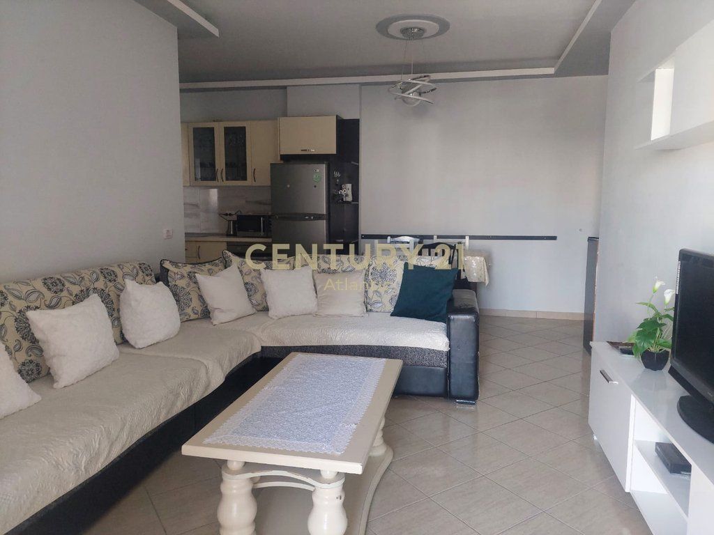 Apartament 2+1 për Qira , Plazh Hekurudha!