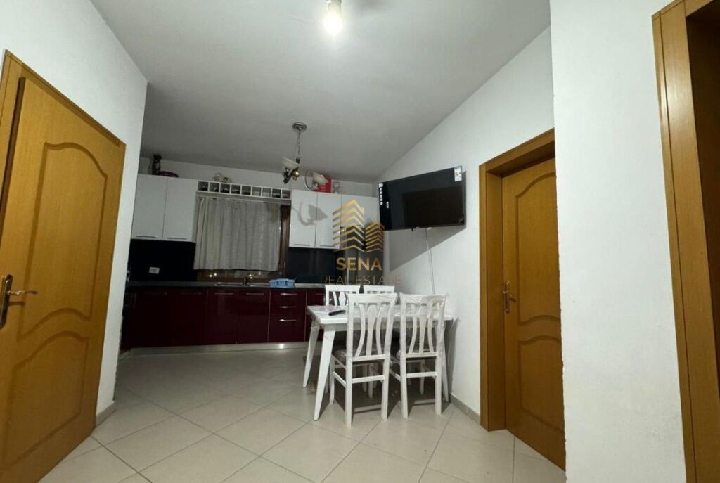 Qira, Apartament 2+1+BLK, Stacioni Trenit, 40,000 Lek/Muaj