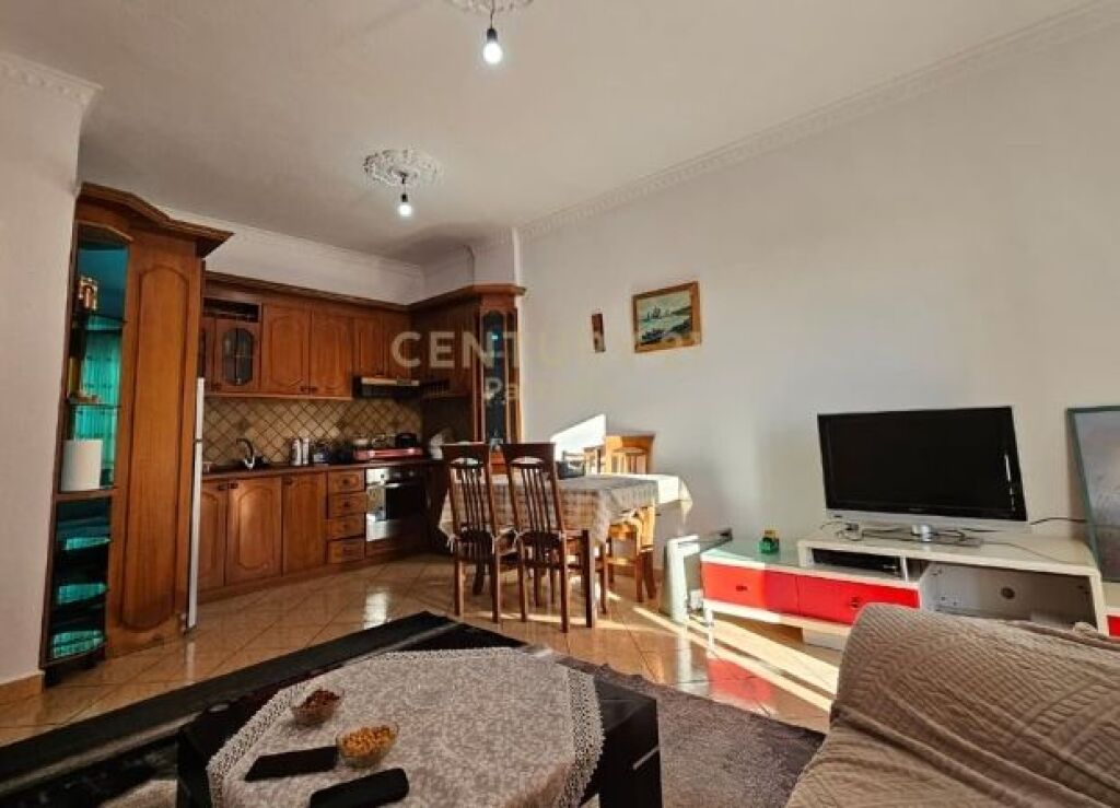 Shesim apartament 1+1 me dy ballkone