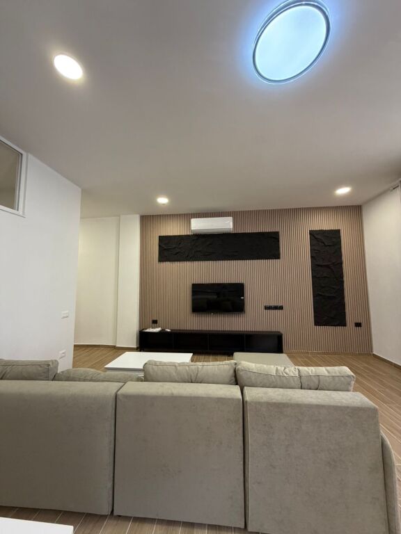 Jepet me qera Ish URT Durres