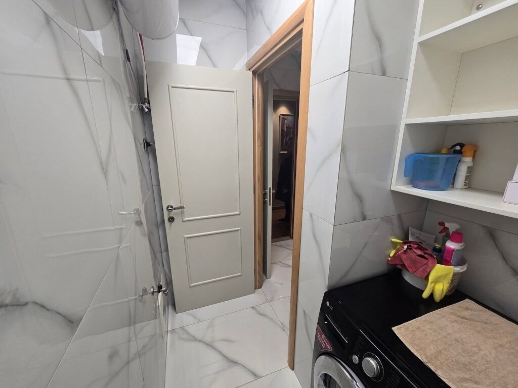 IN VENDITA: APPARTAMENTO DI LUSSO 2+1+2_ VIA FROSINA PLAKU _Vicino alla scuola Naim Frashëri