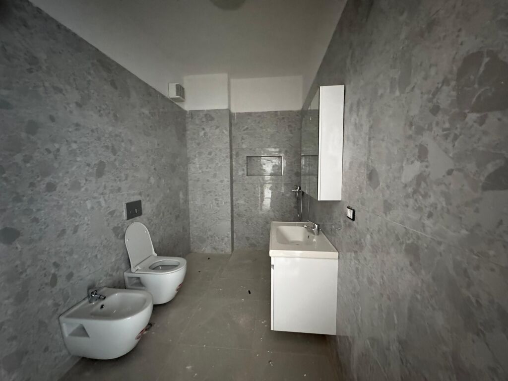 2 apartamente bosh per qira ne Laprake