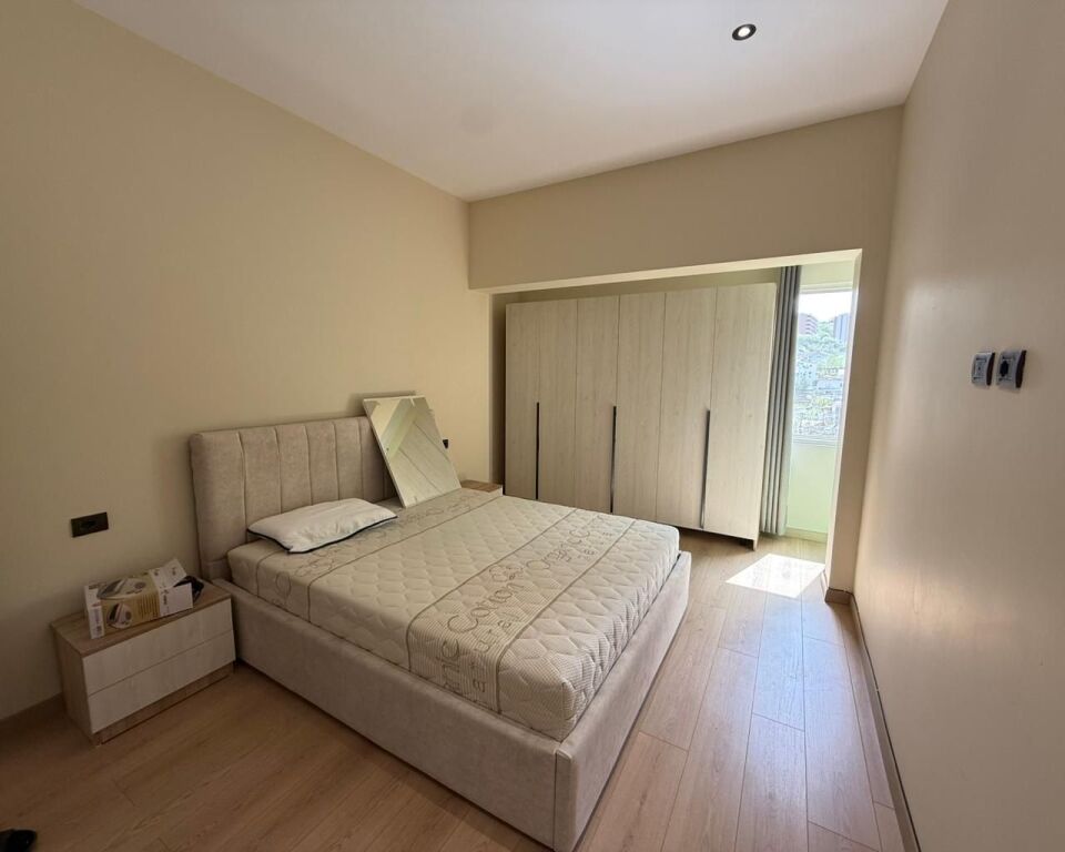 JAPIM ME QIRA APARTAMENT 2+1 + POST PARKIMI TE AMBASADA TURKE !