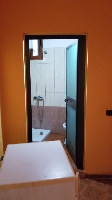 Jepet me qera 1+1 mobiluar private 40000 lek