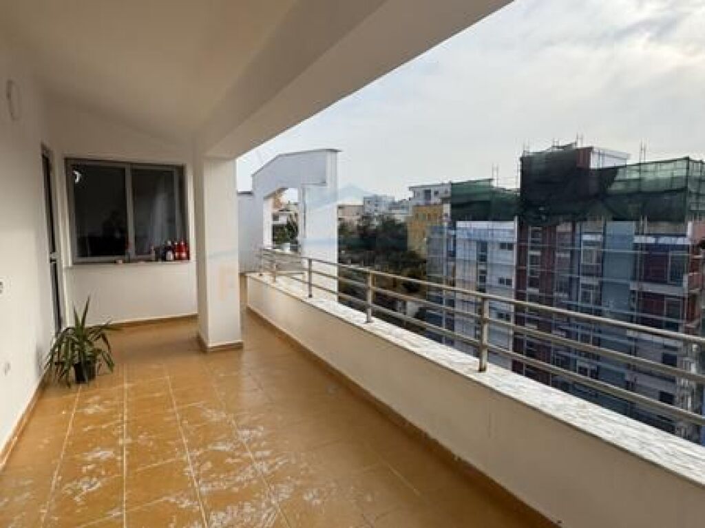 For sale, 2+1 Apartment, Thesarit Street, Fresk