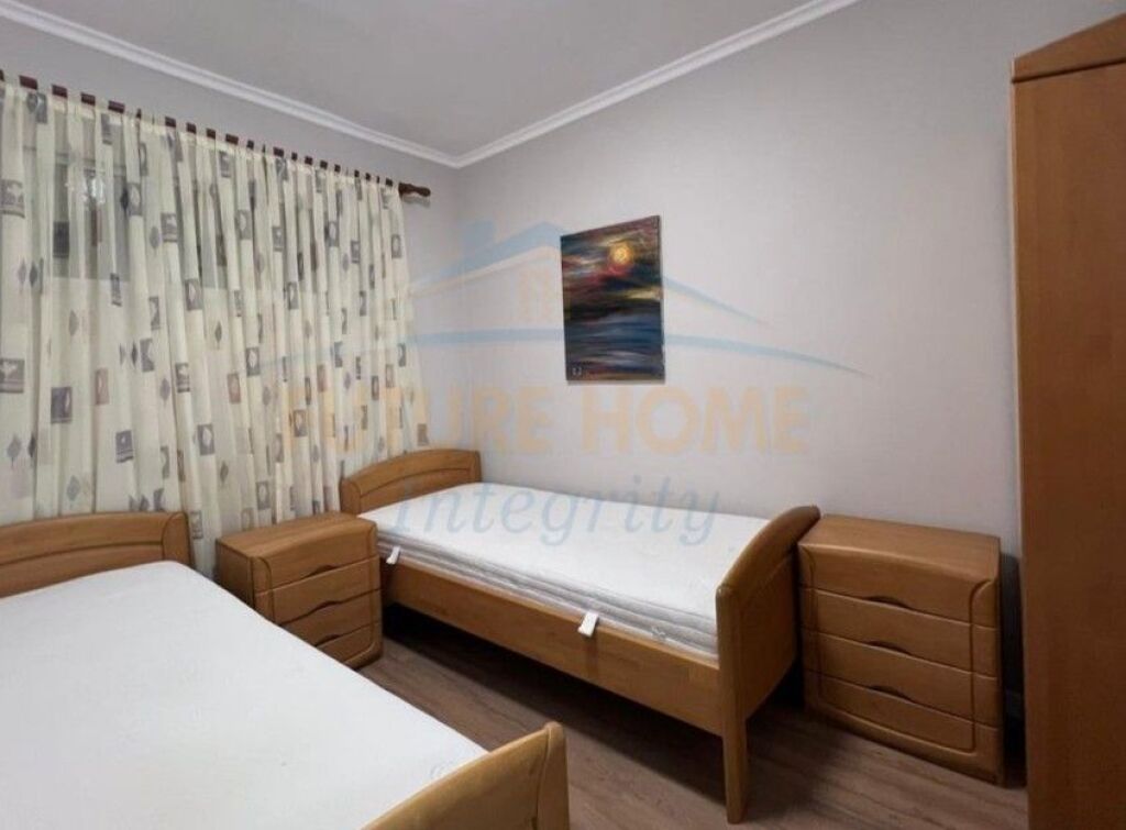 Qera, Apartament 2+1, Blloku, Tiranë.