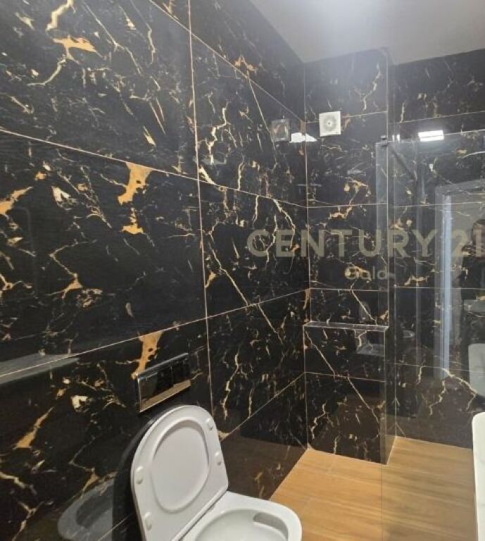 ME QERA APARTAMENT LUKSOZ 2+1+2+ POST PARKIMI