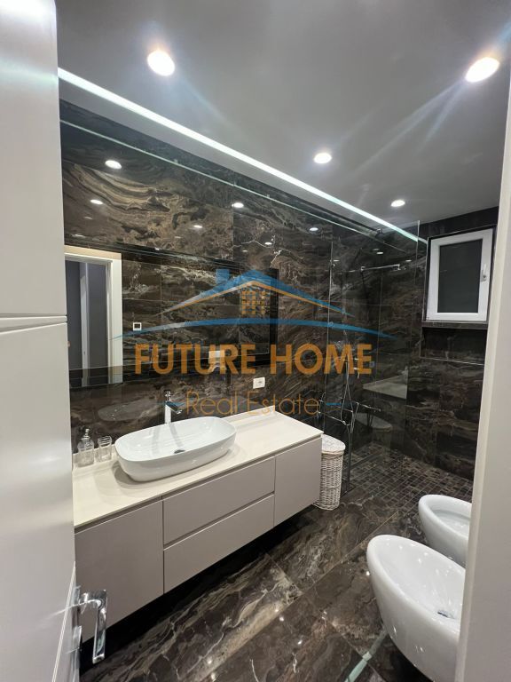 Qira, Apartament 2+1, Kopshti Botanik, Tiranë