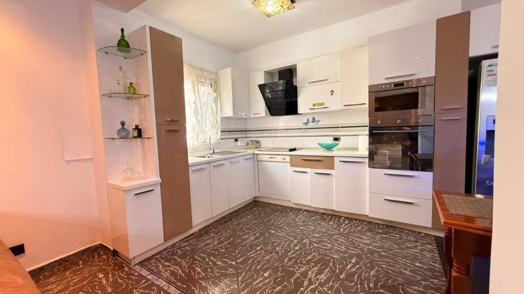 Apartment 2+1 for rent – Kristal Center, Tirana