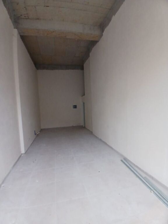 Jepet ambjent biznesi me Qera tek Brryli, Tirane