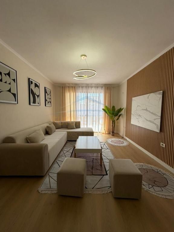 Shitet, Apartament 1+1, Misto Mame UNA67471