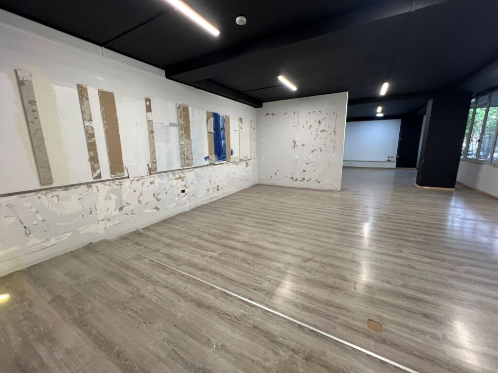 🏢 Qera – Ambient Biznesi në Bllok, Tiranë