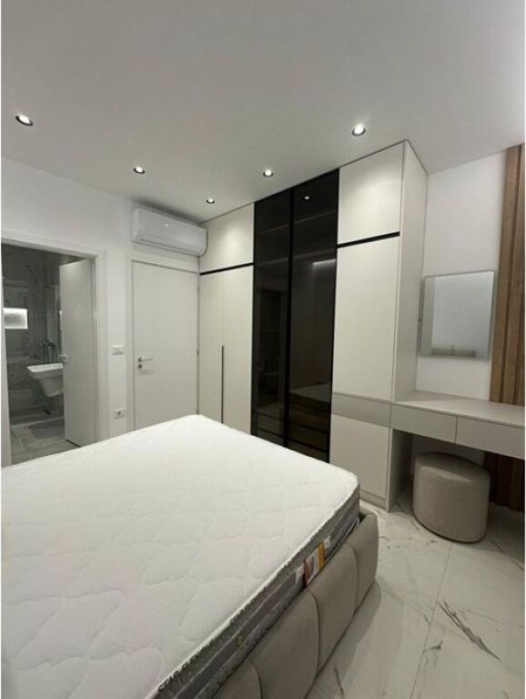 Apartament 2+1+2 me qira te Aura, Laprake