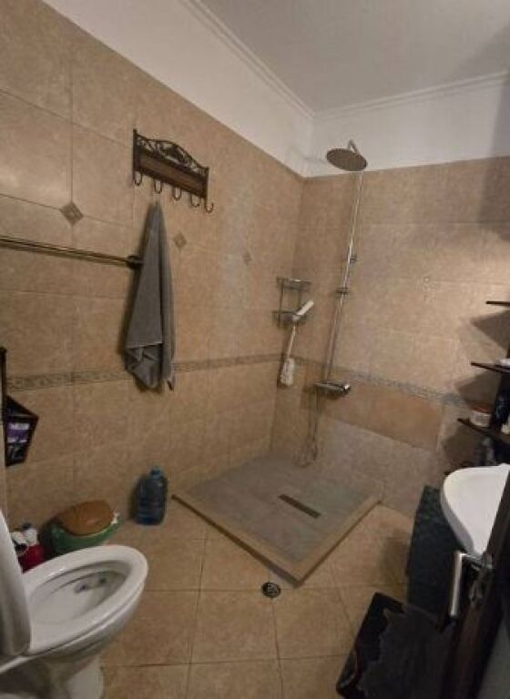 Shitet Apartament i investuar 2+1+2 + dy Ballkone