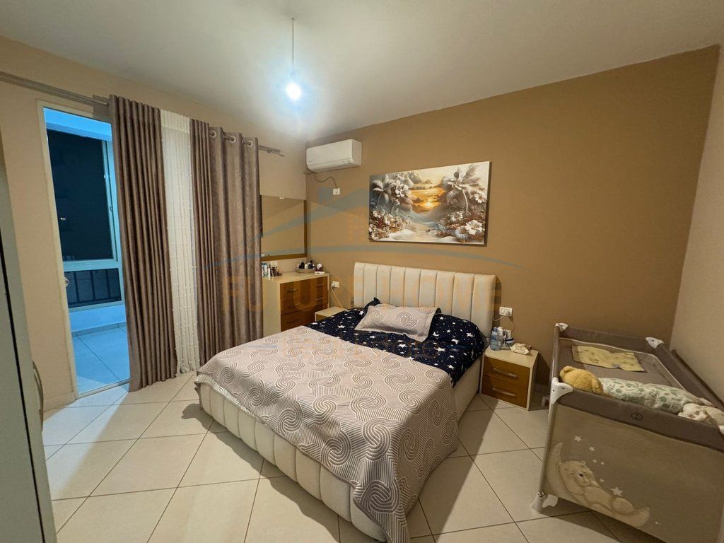 Shitet, Apartament 2+1+Post Parkimi, Yzberisht