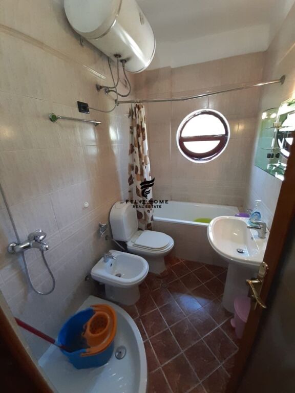 APARTAMENT ME QERA 2+1 RRUGA E KAVAJES 650 EURO FH-68935