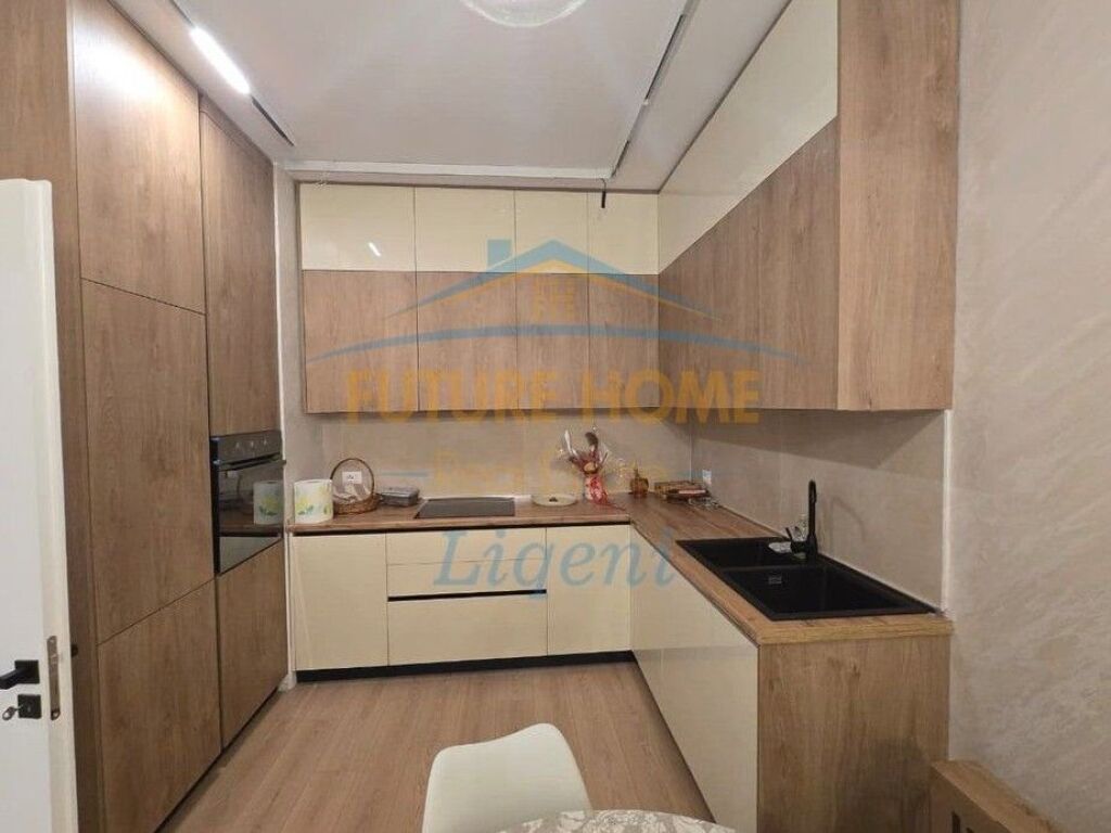 Affitto, Appartamento 2+1, Centro, Tirana.