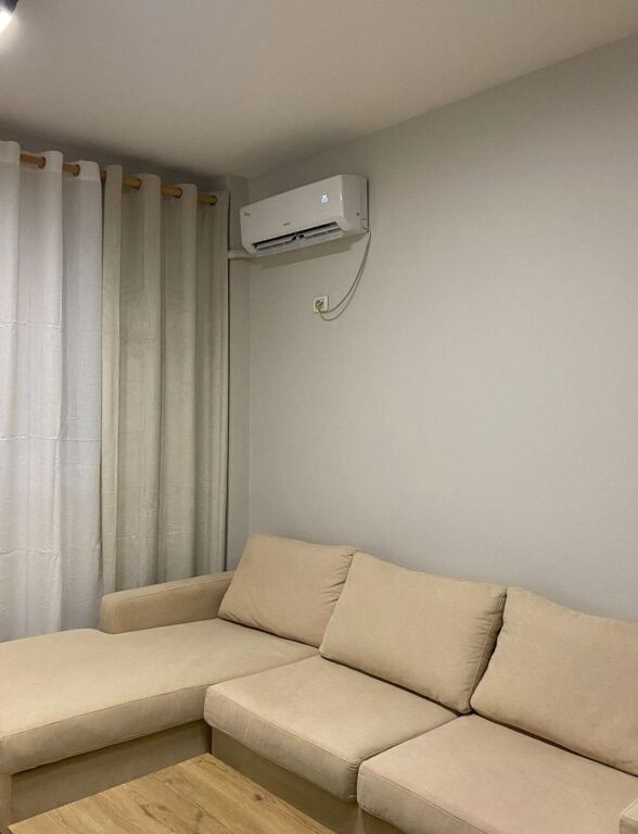 🏡 APARTAMENT 2+1 me verandë për Qira