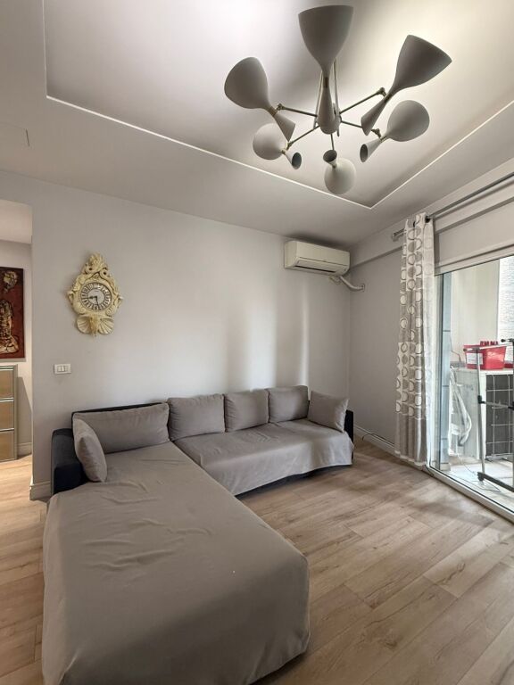 Apartament 2+1 për shitje komuna e Parisit !