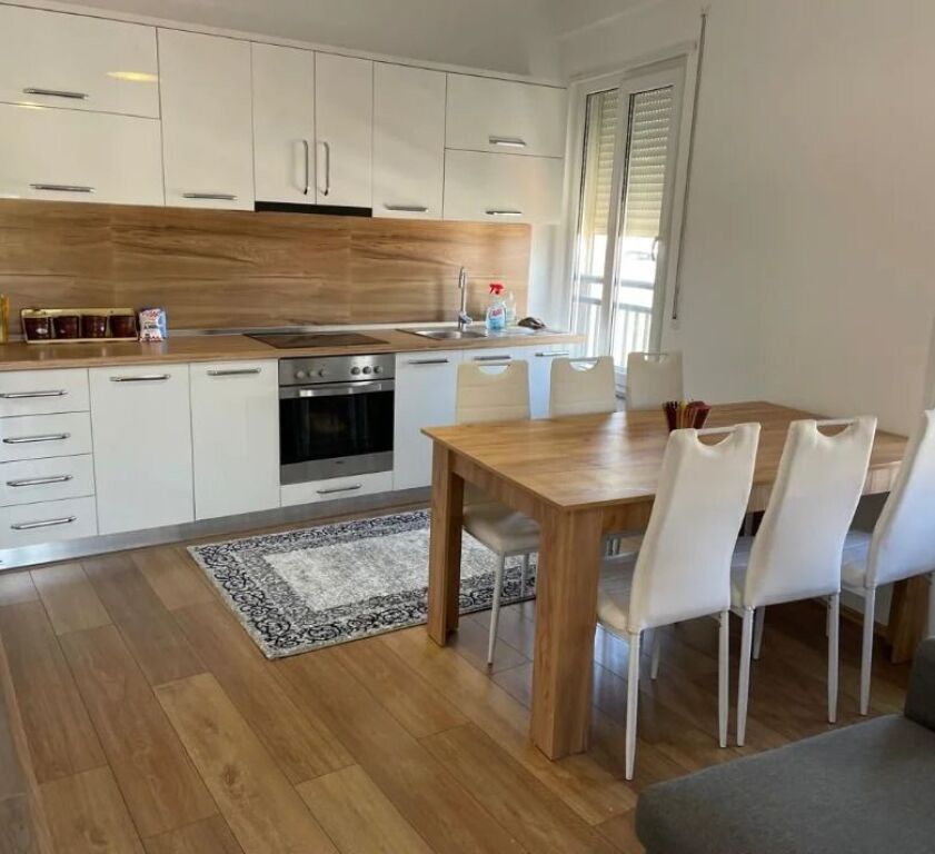 Affitto | Appartamento 2 + 1+2 | Astir | 550 €/mese