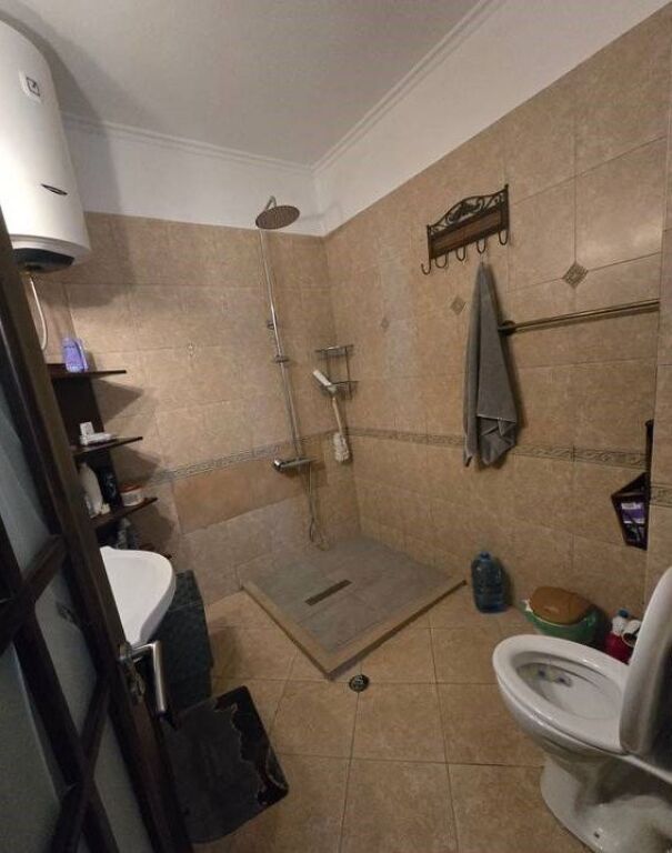 Shitet Super Apartament i investuar 2+1+2 + dy BAllkone Tek njesia Administrative nr 13