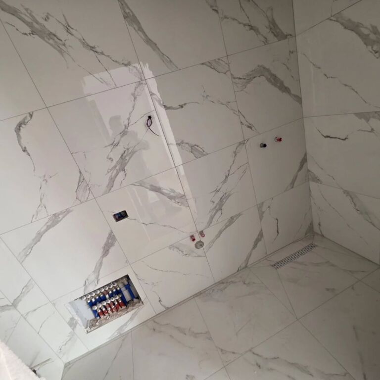 Shitet..! Tregu Elektrik Apartament 2+1+2+Verandë