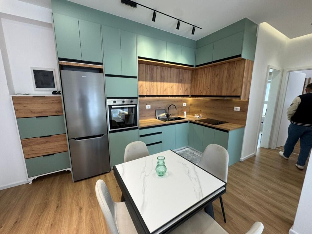 🏡 Jepet me qira 2+1 – Kompleksi Kadiu, Ali Demi (Tiranë) 💰 50,000 lek/muaj 📍 Zonë e qetë, super vendndodhje