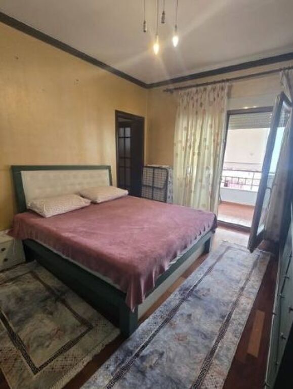 Shitet Apartament i investuar 2+1+2 + dy Ballkone