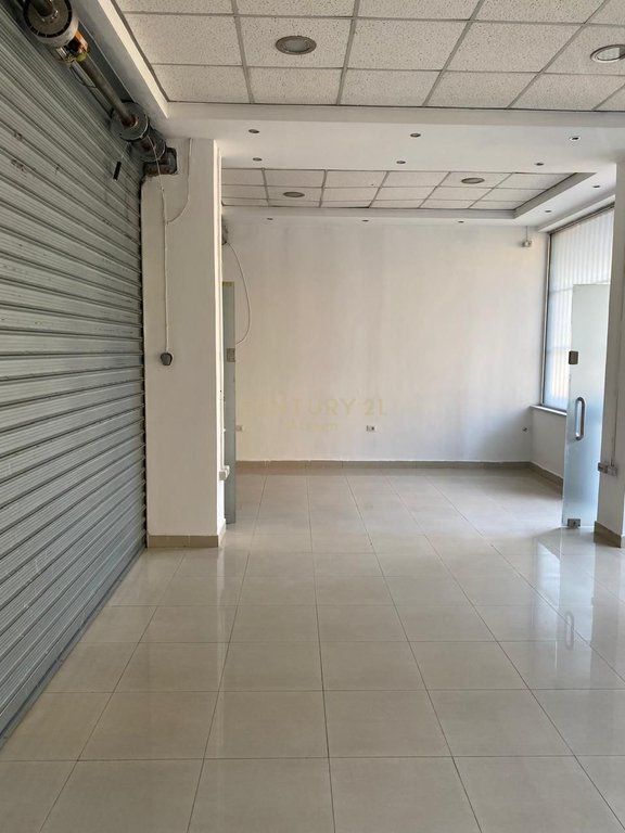 COMMERCIAL PREMISES FOR RENT ON DIBRES STREET