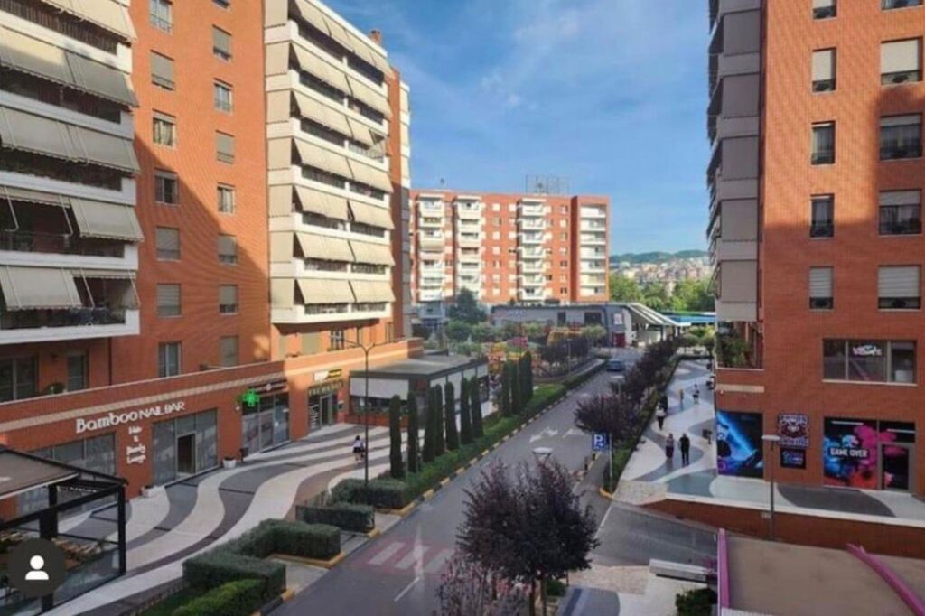 Posto Auto in Affitto a Delijorgj