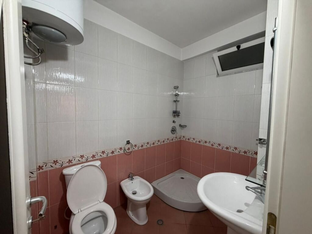 Jepet me qira apartament 2+1+2 tualete