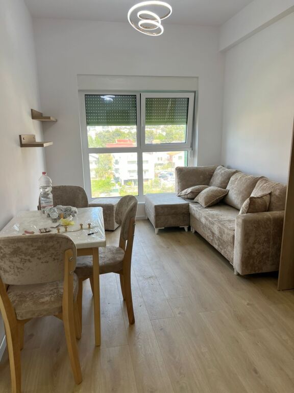 APARTAMENT 1+1 ME QERA NE ALI DEM