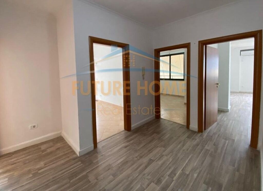 Qira, Ambient per zyra, Ish Ekspozita