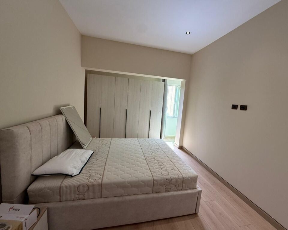 JAPIM ME QIRA APARTAMENT 2+1 + POST PARKIMI TE AMBASADA TURKE !