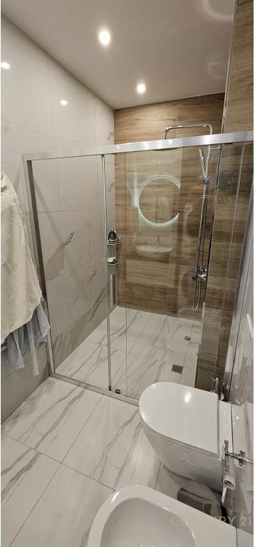 Jepet me qira apartament 2+1 tek 21 Dhjetori, pranë Rezidencës Alba, Tiranë