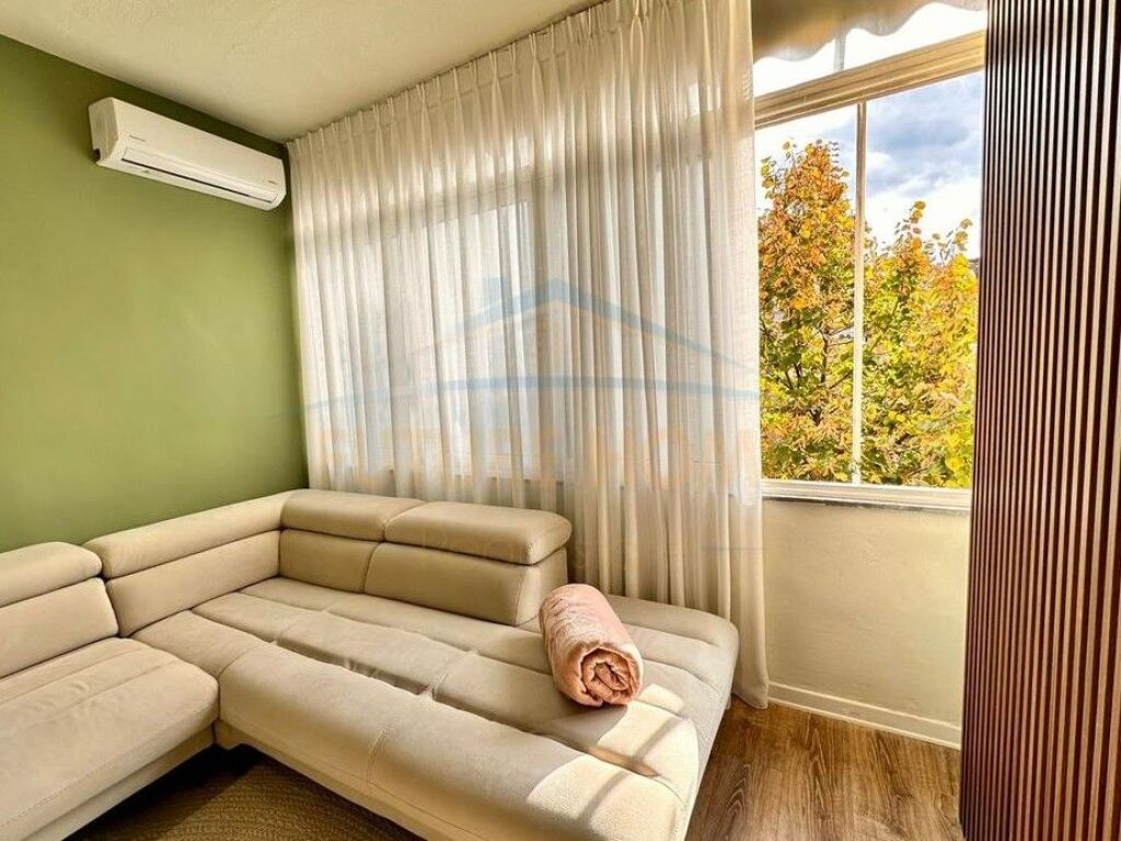Shitet, Apartament 2+1+2, Rruga e Durrësit, Tiranë
