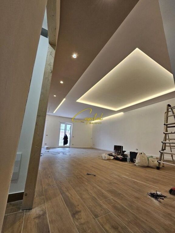 NEGOZIO IN AFFITTO 50 M2 VIA KAVAJES 150.000 LEKE