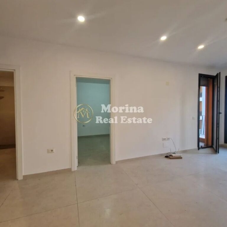 Qera | Ambjent Biznesi | Kongresi i Manastirit | 550 €/muaj