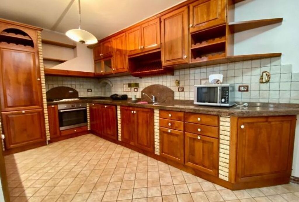 VENDIAMO APPARTAMENTO 3+1+2 +DEPOSITO