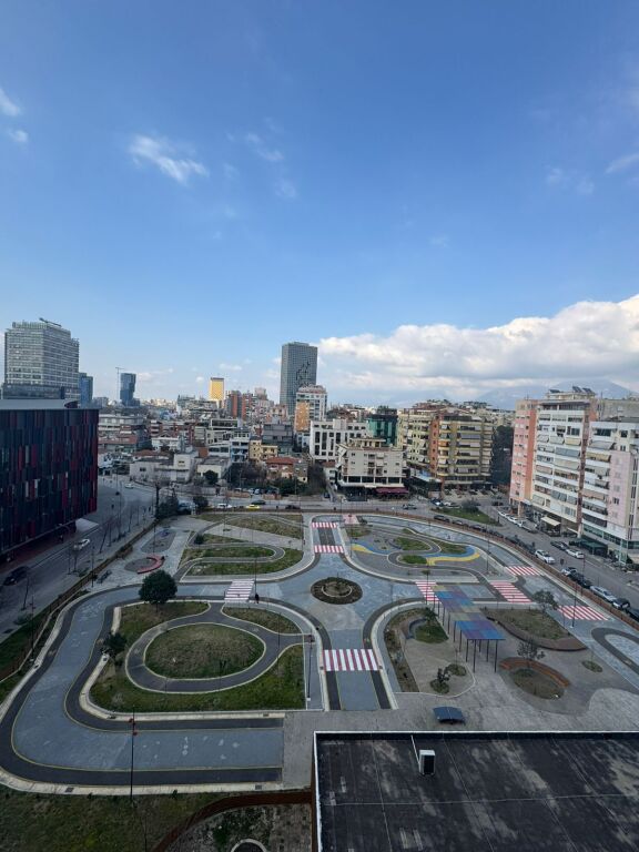SHITET APARTAMENT 3+1 PRANE STADIUMIT AIR ALBANIA